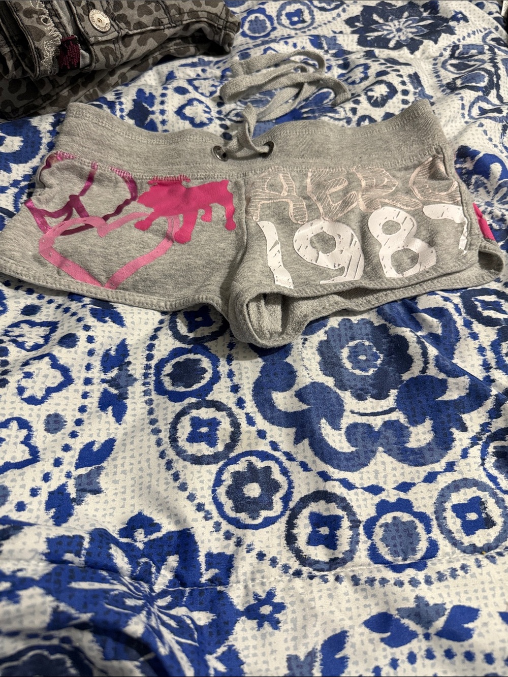Grey Graphic Drawstring Shorts with Pink Accent